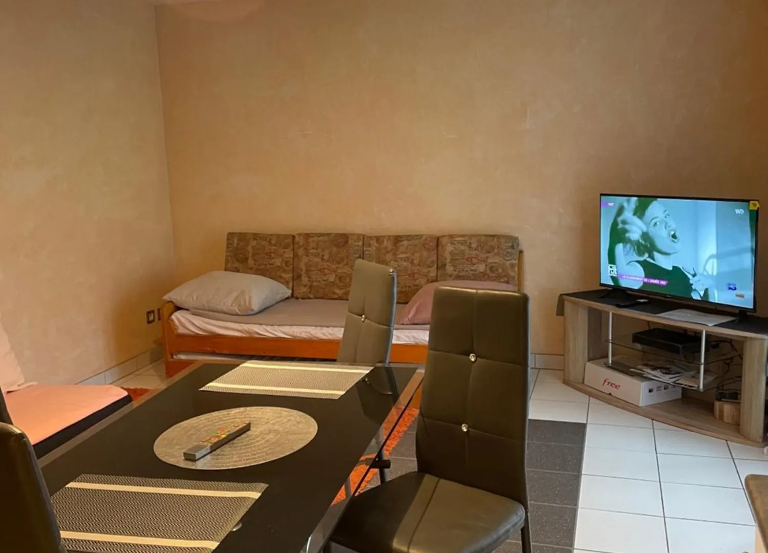 Au Pied De La Vallee Saint-Etienne-de-Cuines Apartment