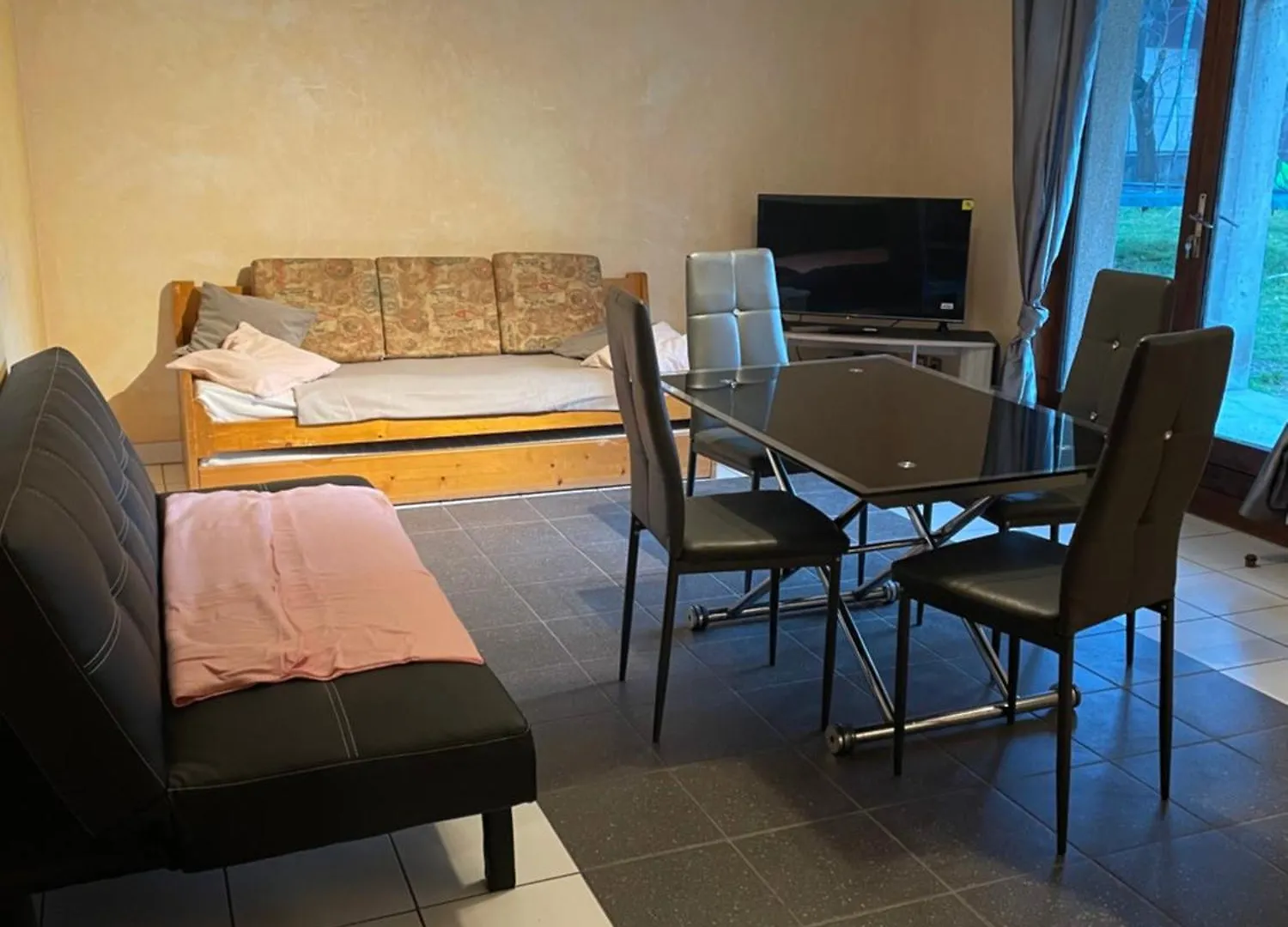 Au Pied De La Vallee Saint-Etienne-de-Cuines Apartment